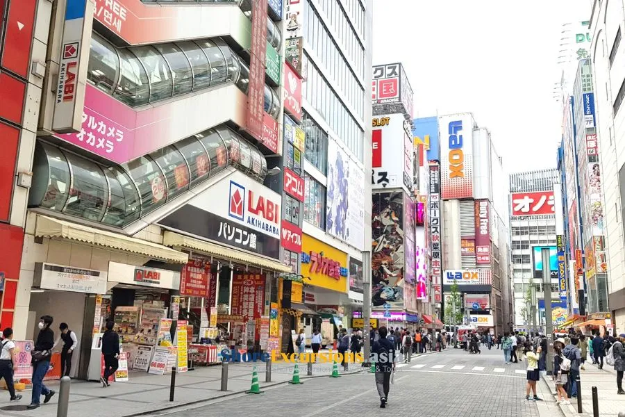Akihabara-District-on-Tokyo-excursions