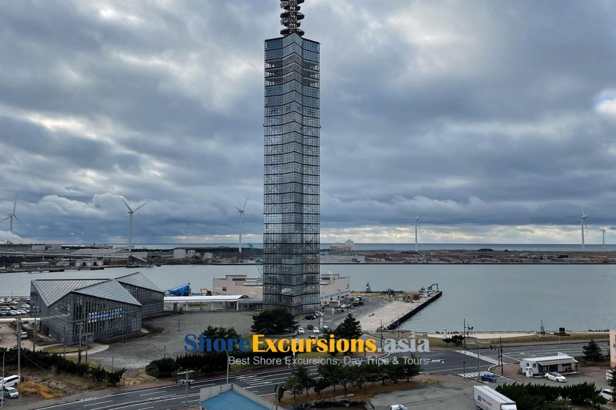 Akita excursions trips to Akita Port Tower Selion