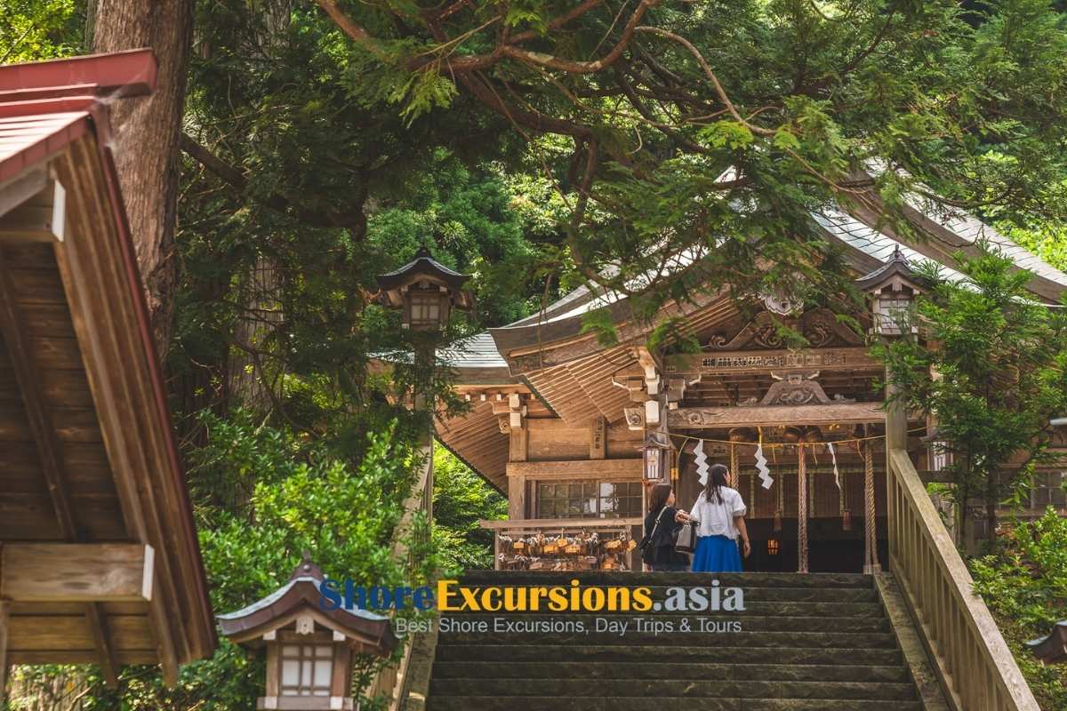 Akita tours from port to Namahage Museum & Shinzan Shrine
