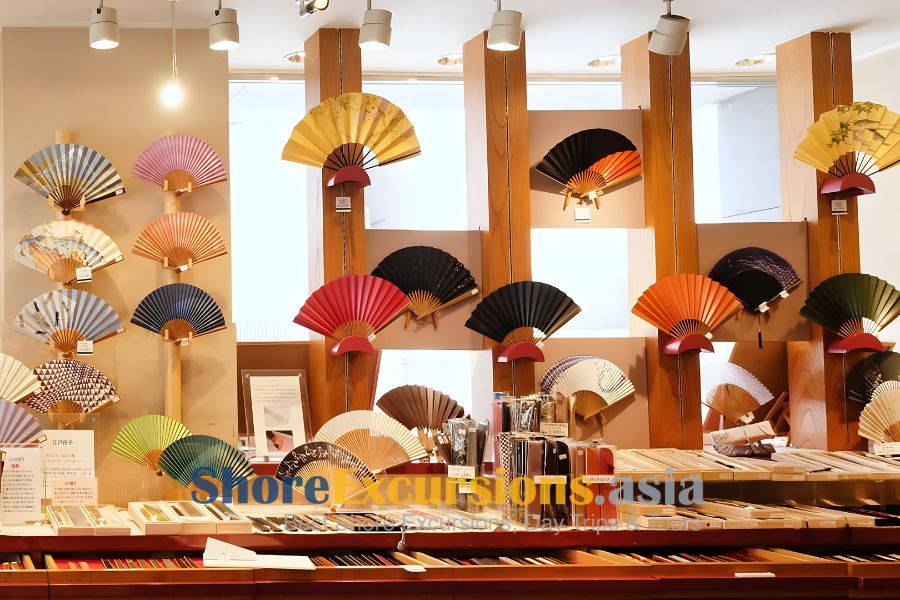 Buy Japanese Fan as Cruise souvenirs at Japan port
