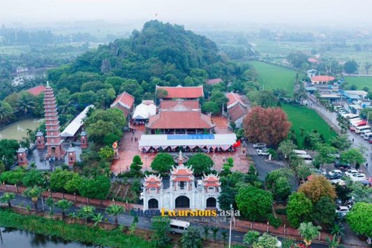 Canh Huong Pagoda - Halong Bay shore excursions