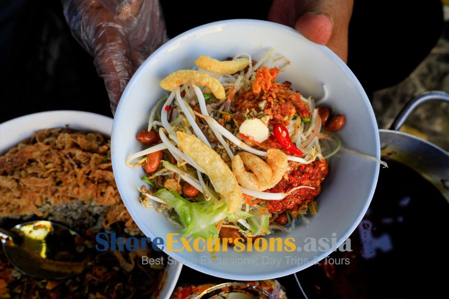 Com hen on Hue shore tours from port