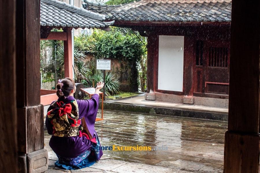 Cultural Etiquette at Sofukuji Temple