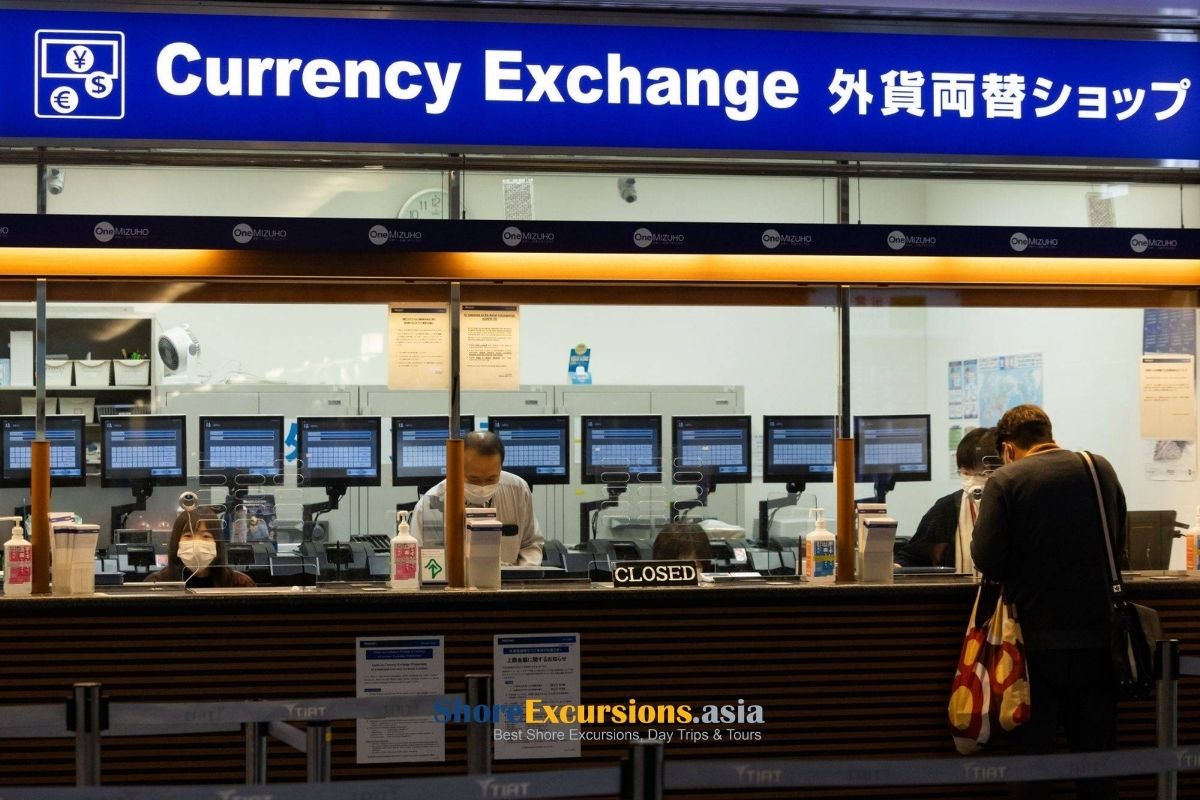 Exchanging Foreign Currency in Japan