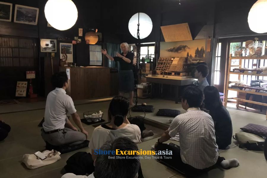 Gassho-zukuri Exhibition Hall “Yusuke” Gassho-zukuri Exhibition Hall “Yusuke”