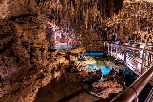 Gyokusendo Cave Okinawa shore excursions