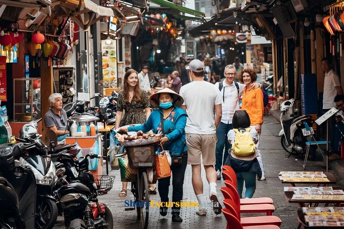 Hanoi Old Quarter - Rhythm of everyday Vietnamese life