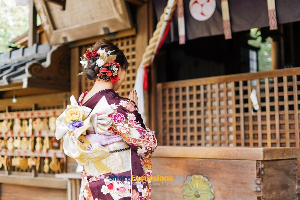 Hatsumode & New Year Celebration in Japan