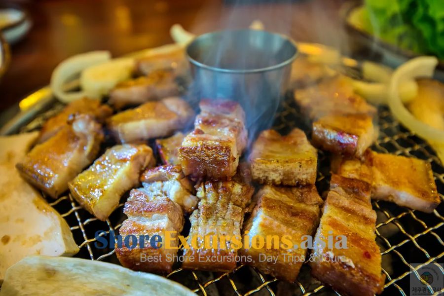 Heuk Dwaeji - Jeju shore excursions