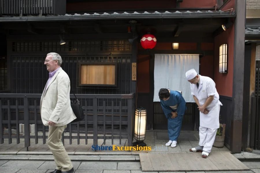 Hiroshima Travel Guide about Local Etiquette