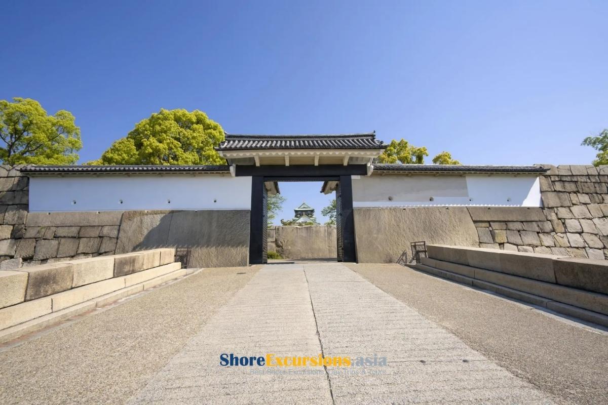 Historic Gates of Osaka Catsle - Osaka Castle Visitor Guide