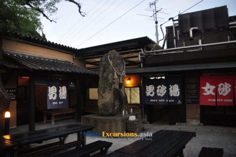 Hyotan Onsen on Beppu shore tours