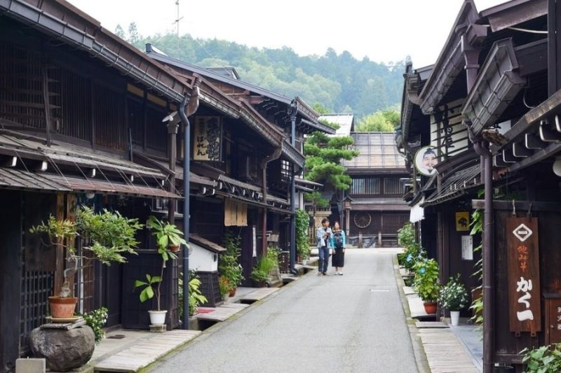 Ikedaya Yasubel Shoten on Toyama Tours