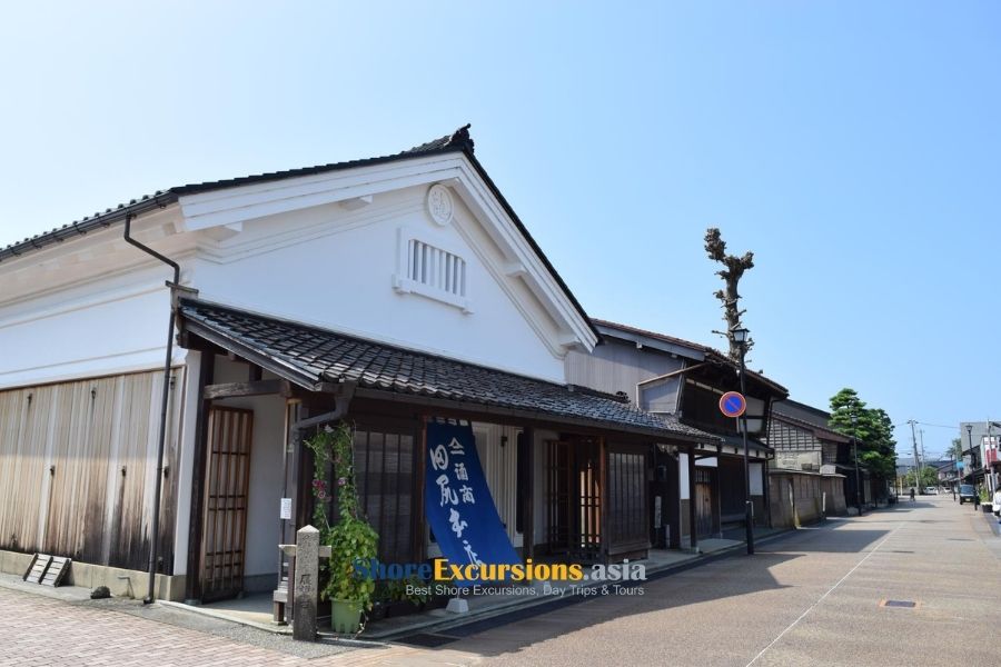 Iwase Historic District on Toyama shore excursions
