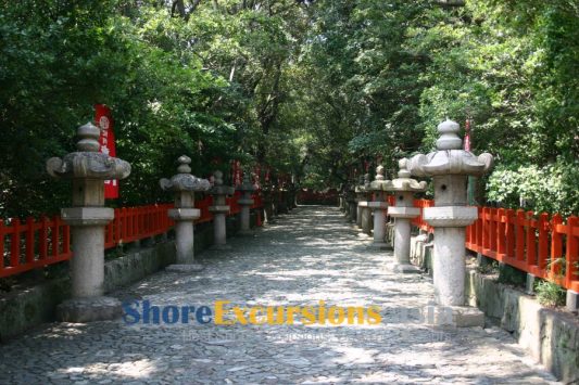 Kishu Toshogu Shrine on Wakayama shore tours