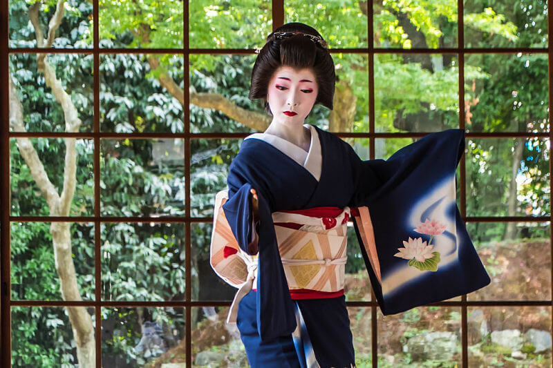 Kyoto-highlights-lunch-Maiko