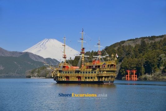 Lake Ashi on Shimizu cruise excursions