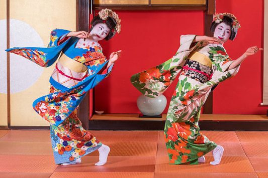 Lunch-with-Maiko-experience-Kyoto-shore-excursions