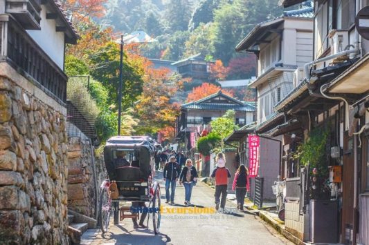 Miyajima Town on Hiroshima shore tours