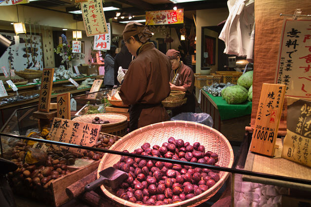 Nishiki-Market-Kyoto-Japan-shore-excursions