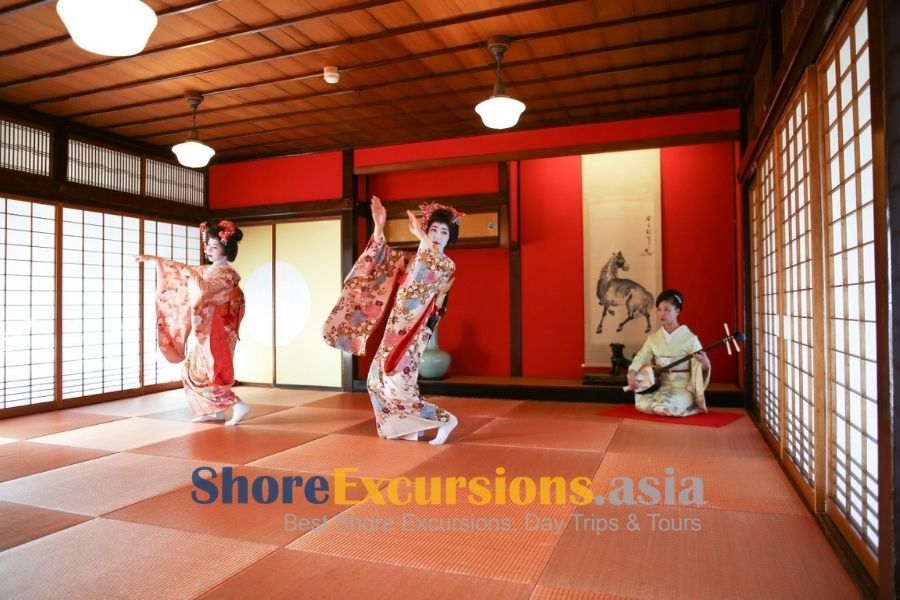 Somaro Tea House - Maiko Performance in Sakata Somaro Tea House - Maiko Performance in Sakata