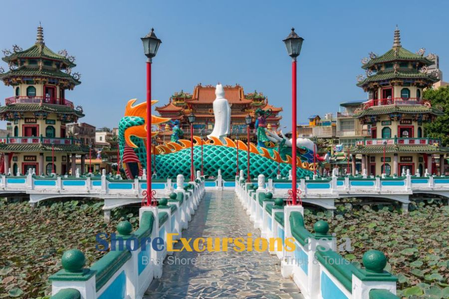 Spring and Autumn Pavilions - Kaohsiung shore excursions Spring and Autumn Pavilions - Kaohsiung shore excursions