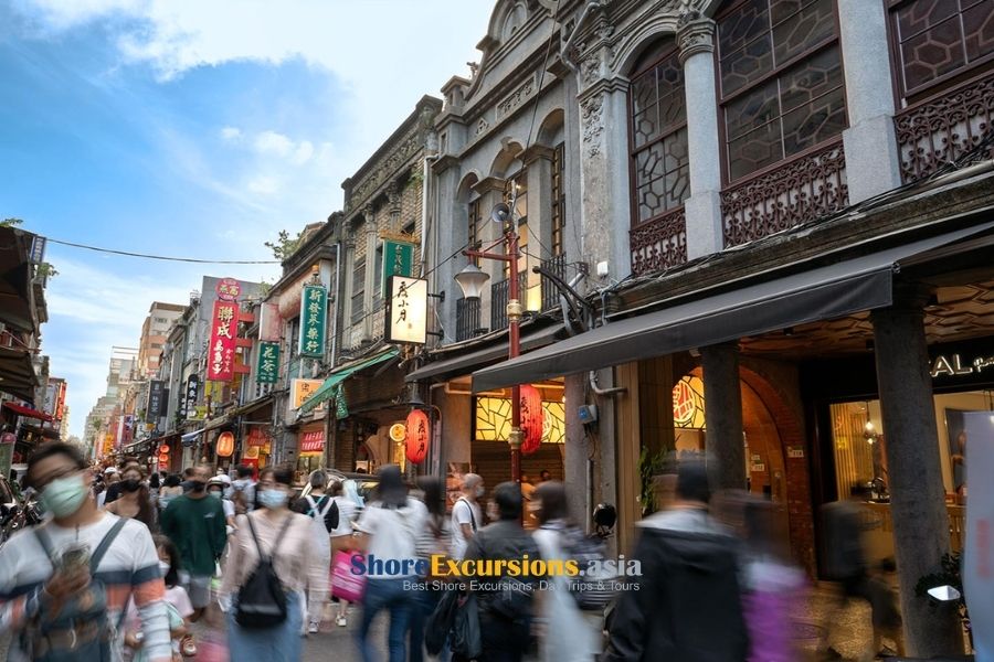 Taiwan shore excursions to old street