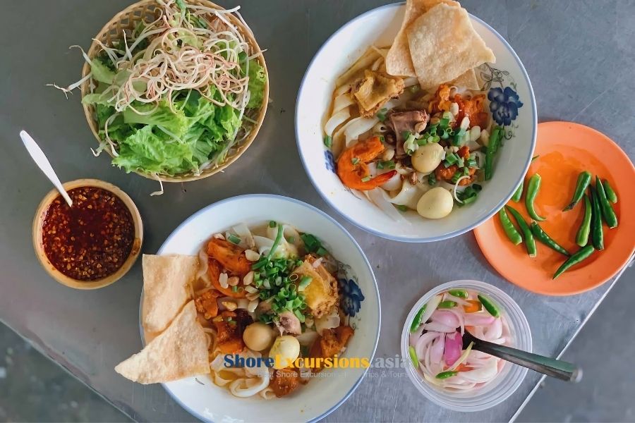 Taste Local Food in Con Market - Da Nang shore excursions Taste Local Food in Con Market - Da Nang shore excursions