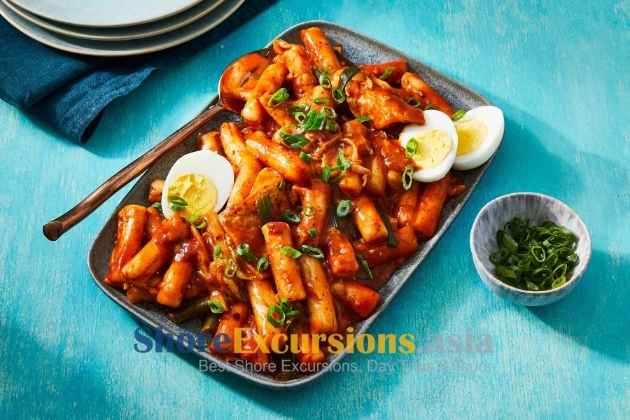 Tteokbokki on Seoul tours from port
