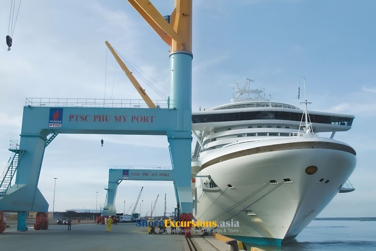 Vietnam commercial ports combine cruise operations