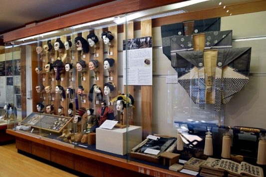 Visit Awa Jurobe Yashiki Puppet Museum