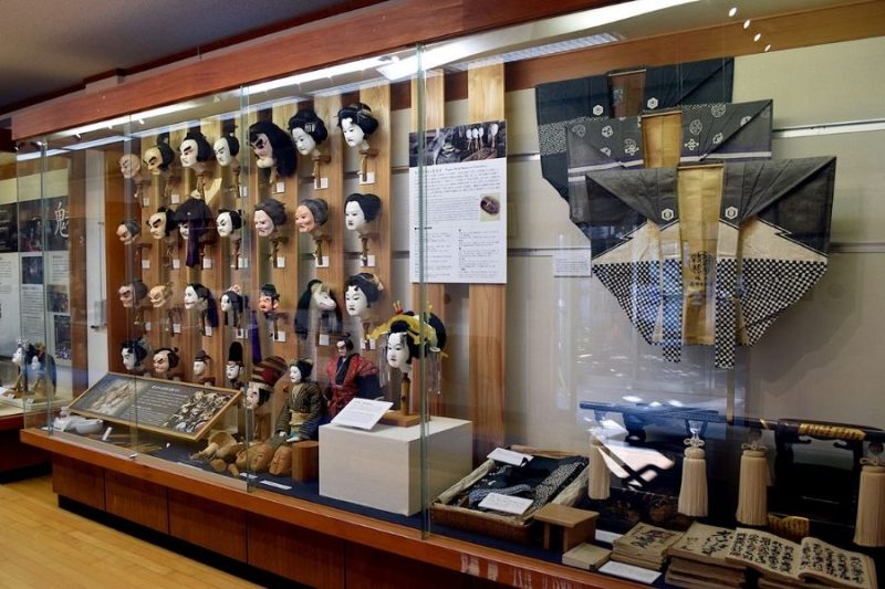Visit Awa Jurobe Yashiki Puppet Museum