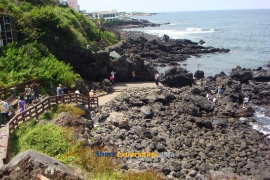Yongduam Rock - Jeju Island Shore Excursions